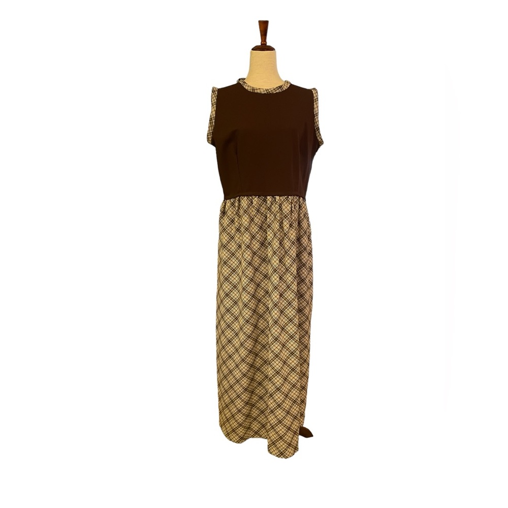 Vintage 70s/80s Sleeveless Brown w/Plaid Detail Long Poly M/L Dress